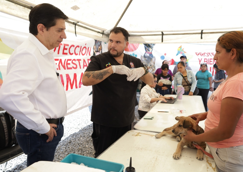 REALIZA ESCOBEDO BRIGADA EN PALMIRAS, ACERCAN SERVICIOS Y ATENCIÓN VETERINARIA